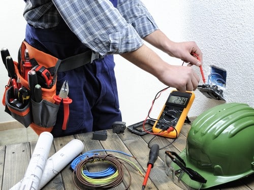 électricien Menton - Installation du courant électrique par un électricien