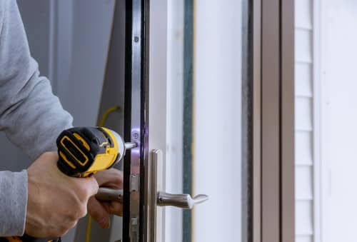 serrurier Villeneuve-sur-Lot - Installation d'une serrure sur une porte