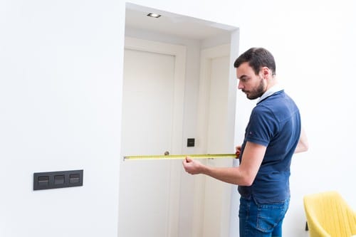 Serrurier Quesnoy-sur-Deûle - les bons artisans - serrurier qui prend des mesures