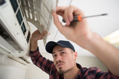 Climatisation Draguignan - les bons artisans - intervention sur une climatisation