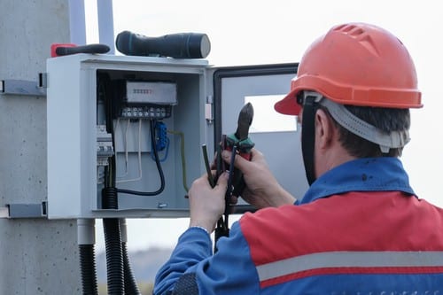 Electricien Barentin - les bons artisans - électricien en intervention