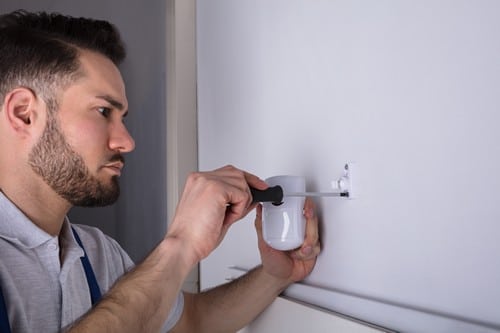Electricien Buxerolles - les bons artisans - électricien en intervention