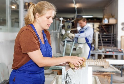 Vitrier Caudebec-lès-Elbeuf - les bons artisans - vitriers en atelier