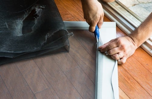 Vitrier Juvignac - les bons artisans - intervention sur une fenêtre